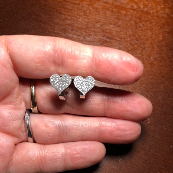 3/$25 NWT Sparkly Heart Hoop Earrings - Picture 1 of 5